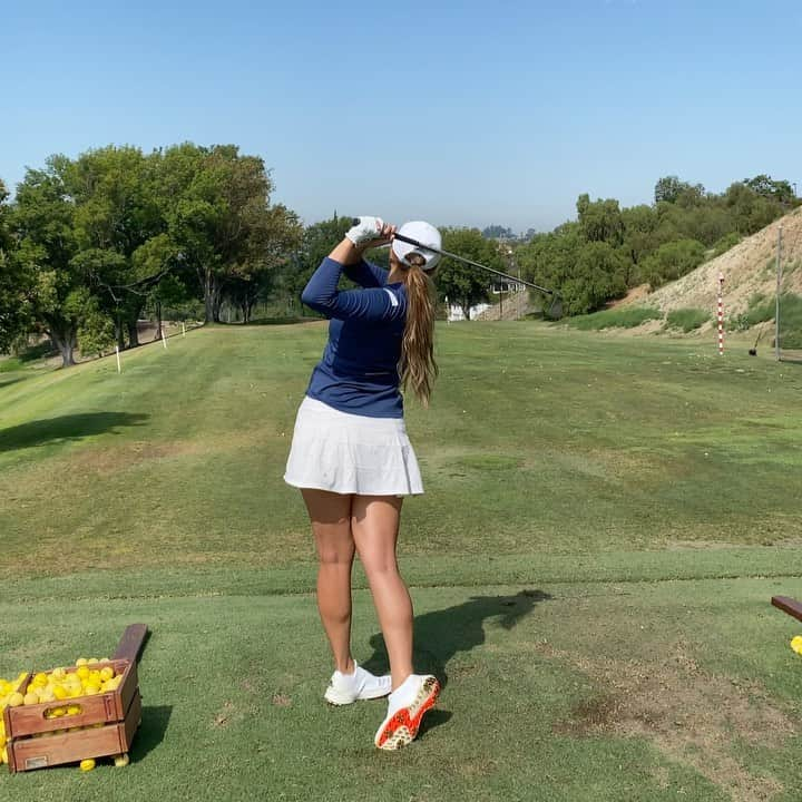 八巻セイラのインスタグラム：「Swing is feeling super good! Can’t wait to start playing tournaments 🐥  マイナビネクストヒロイン第一戦の出場が決まりました🙈  毎日投票してくださった皆さまのおかげです⛳️ しっかり結果で恩返しできるように頑張ります！  #golf #golfswing #haciendagolfclub #ゴルフ #ゴルフスイング #スイング動画 #マイナビネクストヒロインゴルフツアー #投票ありがとうございました #adidas #adidasgolf #アディダスゴルフ」