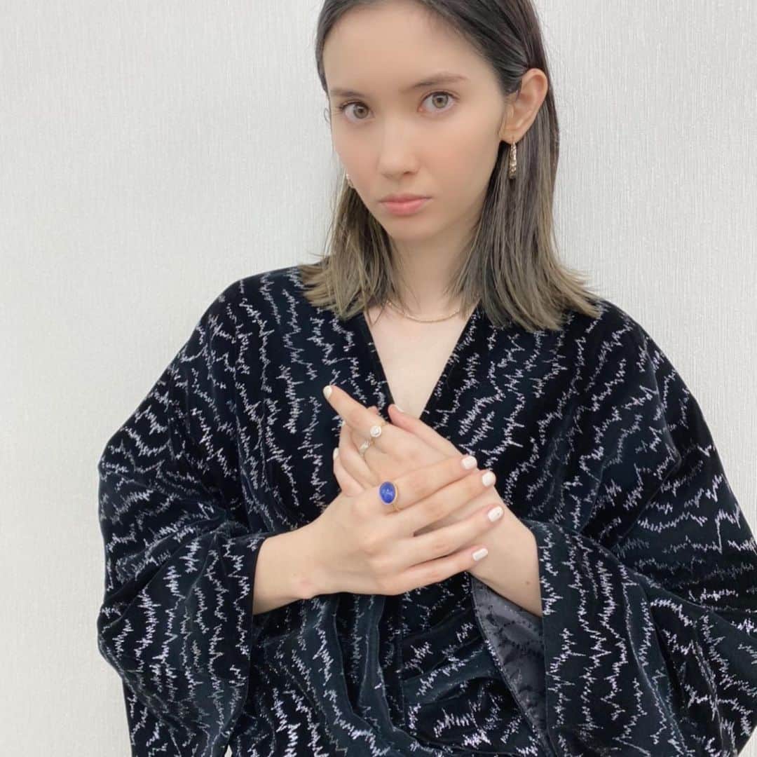 市川紗椰のインスタグラム：「関ジャムでも松本隆さん特集をやります！わーい ⁡ もし良かったら→ テレビ朝日「関ジャム完全燃SHOW」 8月1日　23:00〜 やっぱり松本さんはすごい ⁡ 衣装は #ミニドレス @zadigetvoltaire #ピアス @allbluesofficial #丸リング　@mariha_official #シルバーリング　　@agete_official #ネックレス　@brie_leon #ブーツ  @e8bymiista @jack_joat ⁡ 雑誌やその他オンエア等は　@dengentokyoentertainment」
