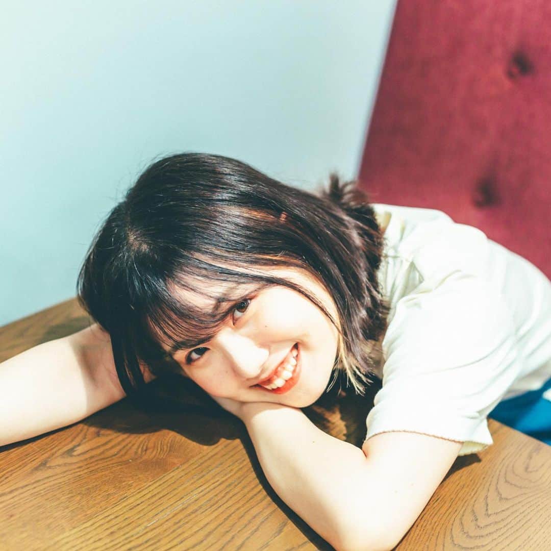 のえりんのインスタグラム：「8月！！！！気付いたら終わってそう！！！！！でも暑いし日焼けするから終わって欲しい気持ちの方がでかい！！！！！！！！！ ⁡ #wayout #インスタ映えスポットと見せかけてコワーキングスペース」
