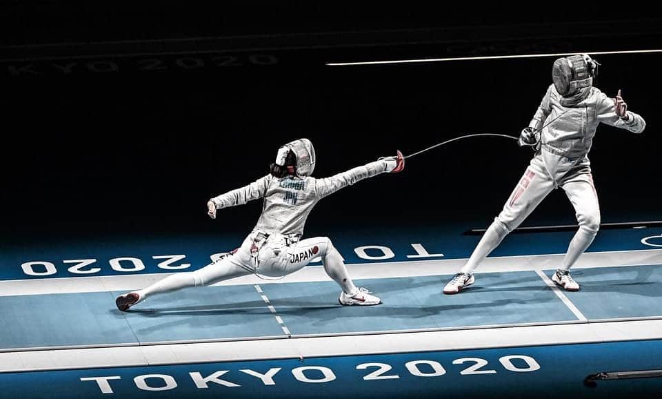 江村美咲さんのインスタグラム写真 - (江村美咲Instagram)「東京オリンピック　個人13位　団体5位　 ⁡ メダルには届きませんでしたが、この舞台でプレーできたことに感謝の気持ちでいっぱいです。 ⁡ 日本の女子サーブルはここで止まりませんし、もっともっと強くなって、またこの舞台に帰ってきたいです🔥 ⁡ 沢山の応援とサポート本当にありがとうございました🤍 ⁡ メッセージは1つ1つゆっくり返信させていただきます🙏🏻遅くなってすみません🙇🏻‍♀️ ⁡ I will come back stronger and better🔥 Thank you for all your support🤍 ⁡ 📸 @fencing_fie @augusto280766  ⁡ #tokyo2020#olympic#tokyoolympics#fencing#sabre#東京オリンピック#オリンピック#フェンシング#サーブル#フェンシング日本代表#選手村」8月1日 12時05分 - emura_misaki