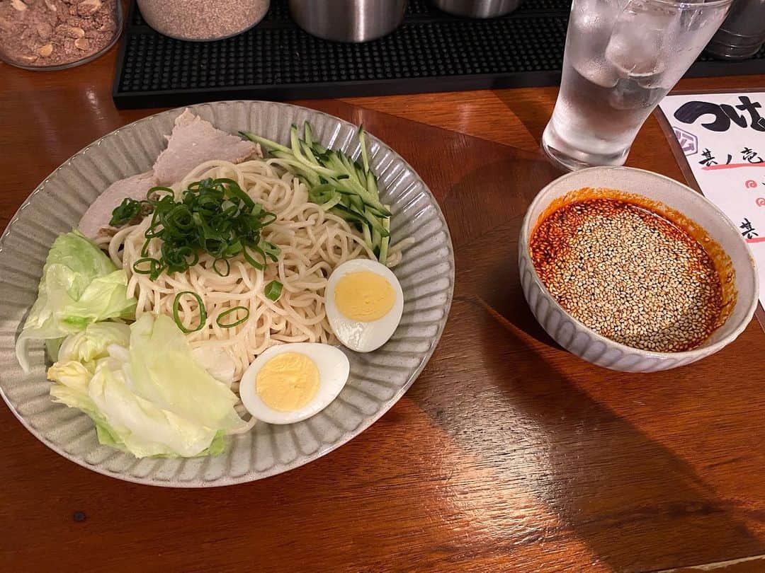 のインスタグラム：「下北沢最後の食事は以前ぶちぶちでロケさせてもらったひこさんで広島つけ麺。美味しかった。さっぱりしました。」
