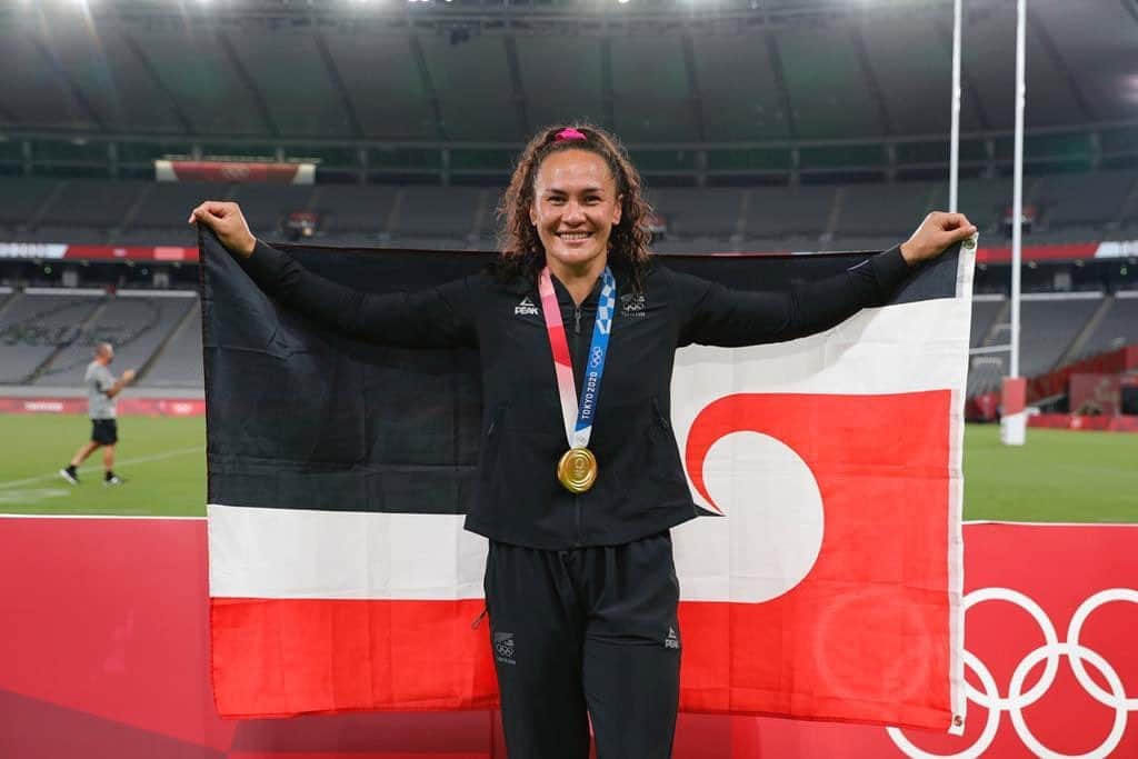 ポーシャ・ウッドマンのインスタグラム：「Still pinching myself🖤  Thank you everyone back home for all your messages of support and aroha❣️ #Moments #Olympics #Whakahi #Dreamscometrue  📸: @taiwanmikelee」