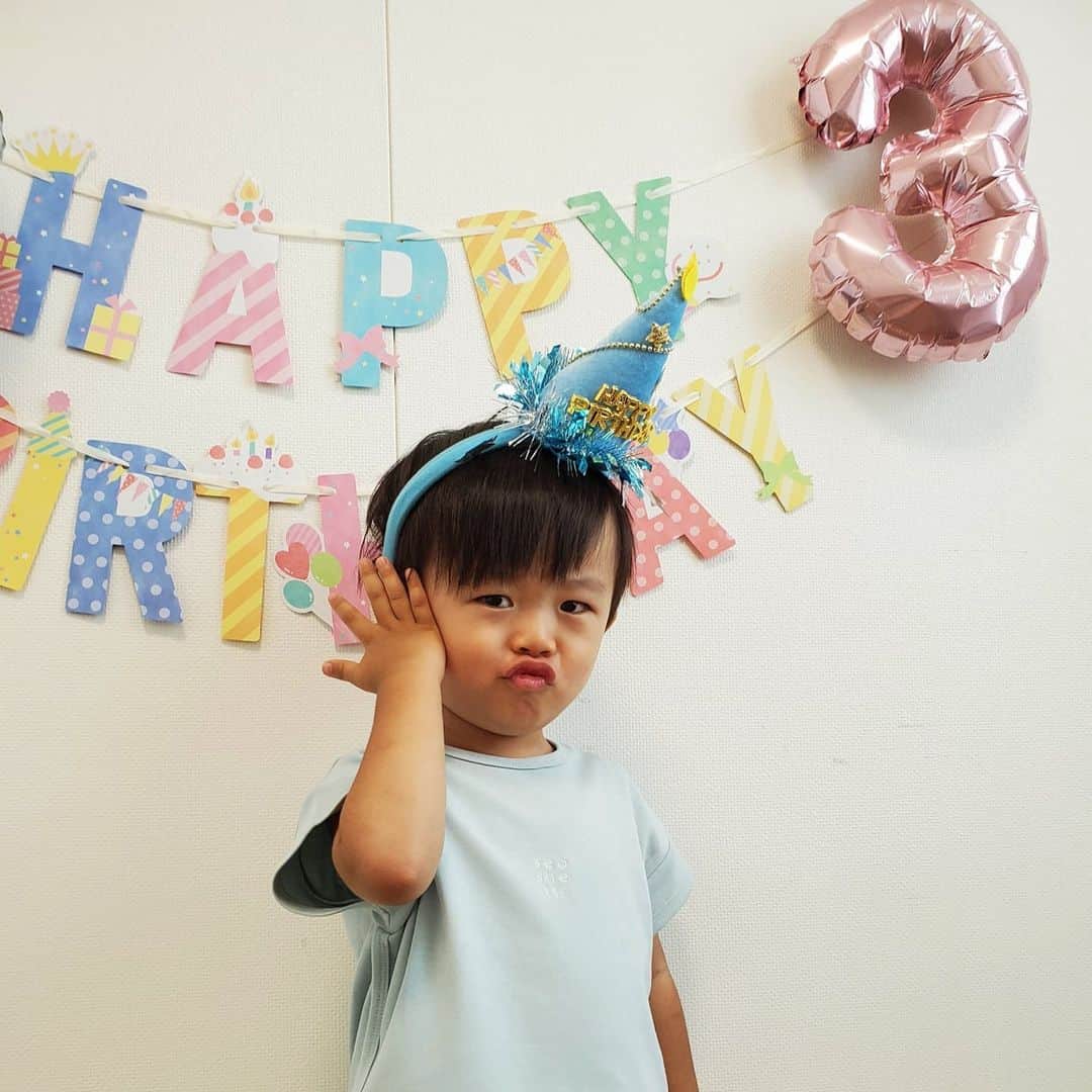 天田優奈さんのインスタグラム写真 - (天田優奈Instagram)「3歳おめでとう💛🧡💚  #日に日にやんちゃに成長しております👦」8月1日 16時04分 - tendayuuna