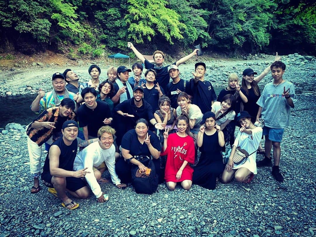 Richesのインスタグラム：「毎年恒例のBBQ！ 今年1発目の夏、始めました🌞 ・ ・ #山梨 #bbq  #リチェス #パリピ #youtube #youtuber #金髪 #黒人 #ハーフ #番号教えて #由比ヶ浜 #tバック #歌舞伎町 #新宿 #東京 #入間 #埼玉 #ガーナ #新潟 #一人暮らし #丁寧な暮らし #riches #tokyo #japan #ghana #hiphop #party #love #instagood #happy」