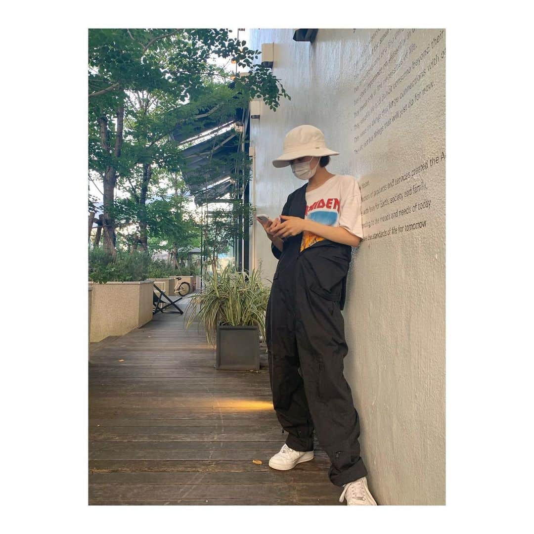 桃果さんのインスタグラム写真 - (桃果Instagram)「私服🍑  Jumpsuit☞Vintage T-shirt☞Vintage Bucket hat☞ @brixton @kyosaso  Shoes☞ @nike」8月1日 17時15分 - momoka_825_