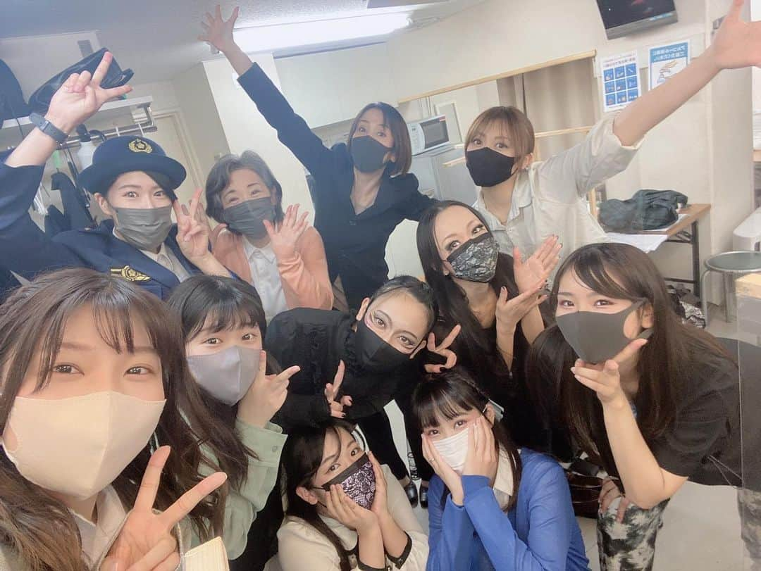 桜井あゆのインスタグラム：「大千秋楽でした！ 来てくださった皆様！ ありがとうございました！ 30で女子高生がやれた事 いい思い出です」