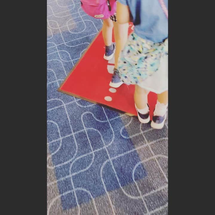のインスタグラム：「みあよあ六歳 2人で長崎の旅✈️  #wickytwins #wickyfamily #2人旅」