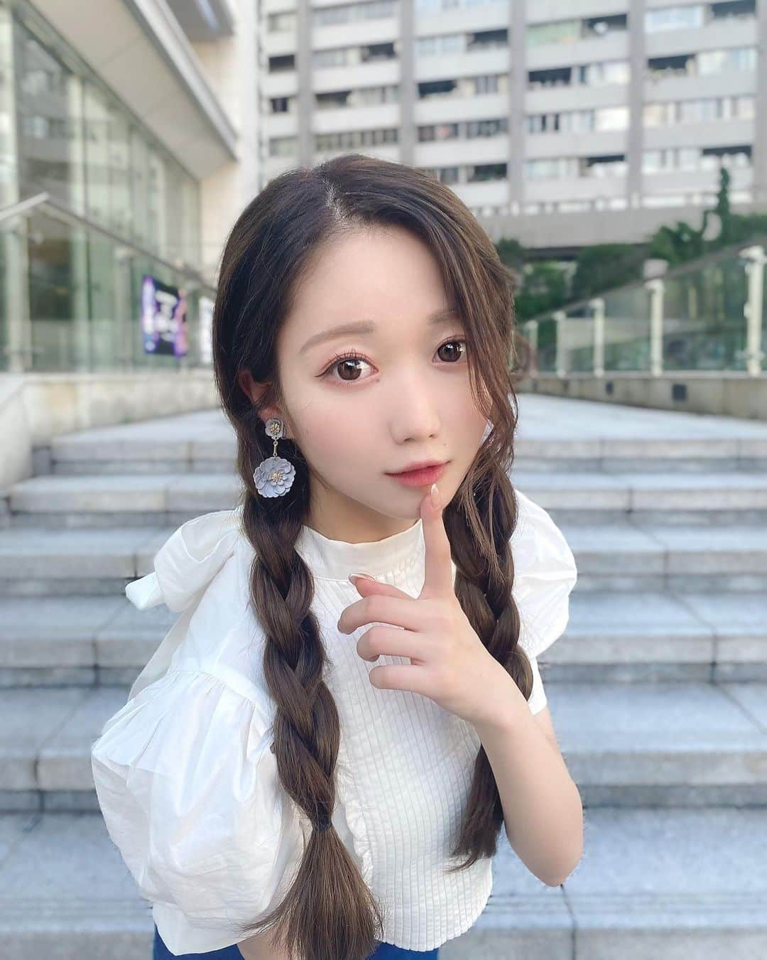 大谷映美里さんのインスタグラム写真 - (大谷映美里Instagram)「みつあみりにゃ🐱 ㅤㅤㅤㅤㅤㅤㅤㅤㅤㅤㅤㅤㅤ おようふく⋈ tops&skirt #andlottie  shoes #randa  爽やかでかわい〜い！👡💙」8月1日 21時55分 - otani_emiri