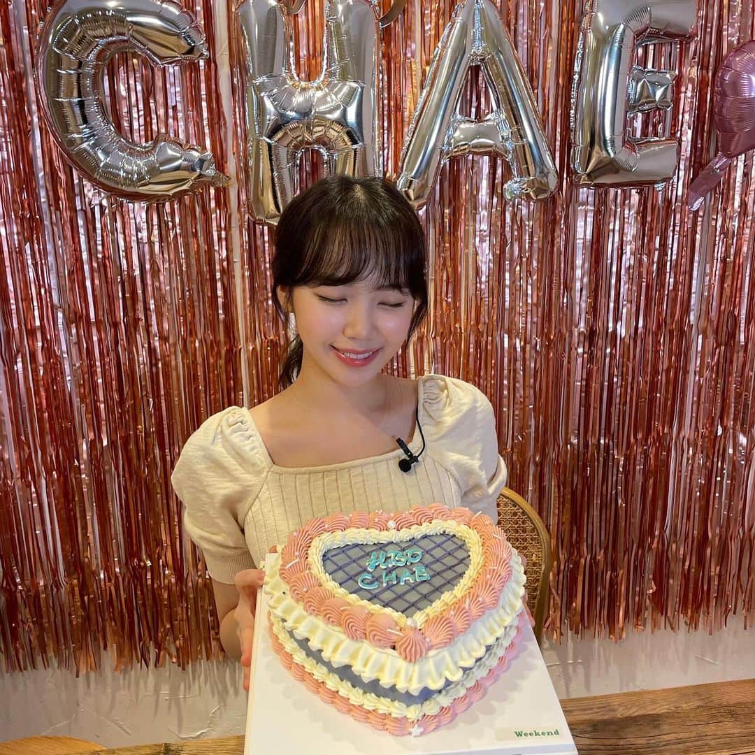 キム・チェウォンのインスタグラム：「여러분 덕분에 너무너무 행복한 생일보냈어요🎂 항상 잊지않고 축하해주셔서 감사해요❤️」
