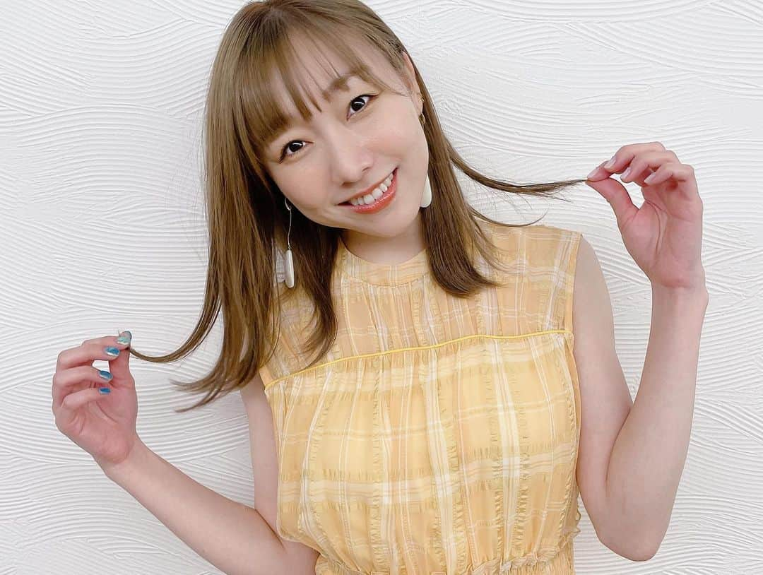 須田亜香里さんのインスタグラム写真 - (須田亜香里Instagram)「8月1日(日) 中日新聞コラム連載  #てくてく歩いてく はネイルと私の関係を書きました💓  写真は今日放送だった #tvタックル #abema的ニュースショー #須田亜香里衣装  ABEMA 24:55〜 テレビ朝日 25:25〜 #熱闘mリーグ も観てねっ」8月1日 23時57分 - akarisuda