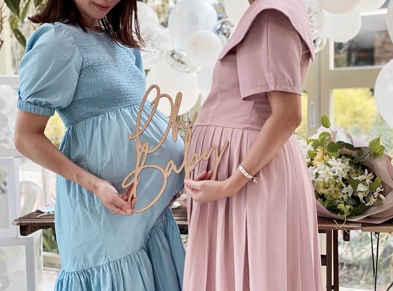 urakoさんのインスタグラム写真 - (urakoInstagram)「. 週末の幸せ時間🕊 . . 同じ時期に出産予定の2人✨ みんなで楽しみに待ってるよ 👶🏻👶🏻💓 . . 穏やかで幸せな時間が流れていました🌿 . . #babyshower  #baby #glasshouse」8月2日 0時53分 - urako0618