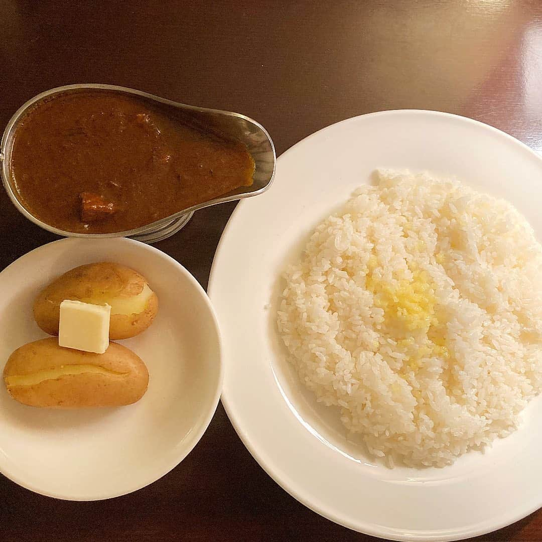 三浦太郎さんのインスタグラム写真 - (三浦太郎Instagram)「ルーが別のお店は大体美味いよね🍛  #カレー #プティフアラカンパーニュ  #フレンズカレー部 #千代田区 #芋美味い」8月2日 11時36分 - taro_ho17