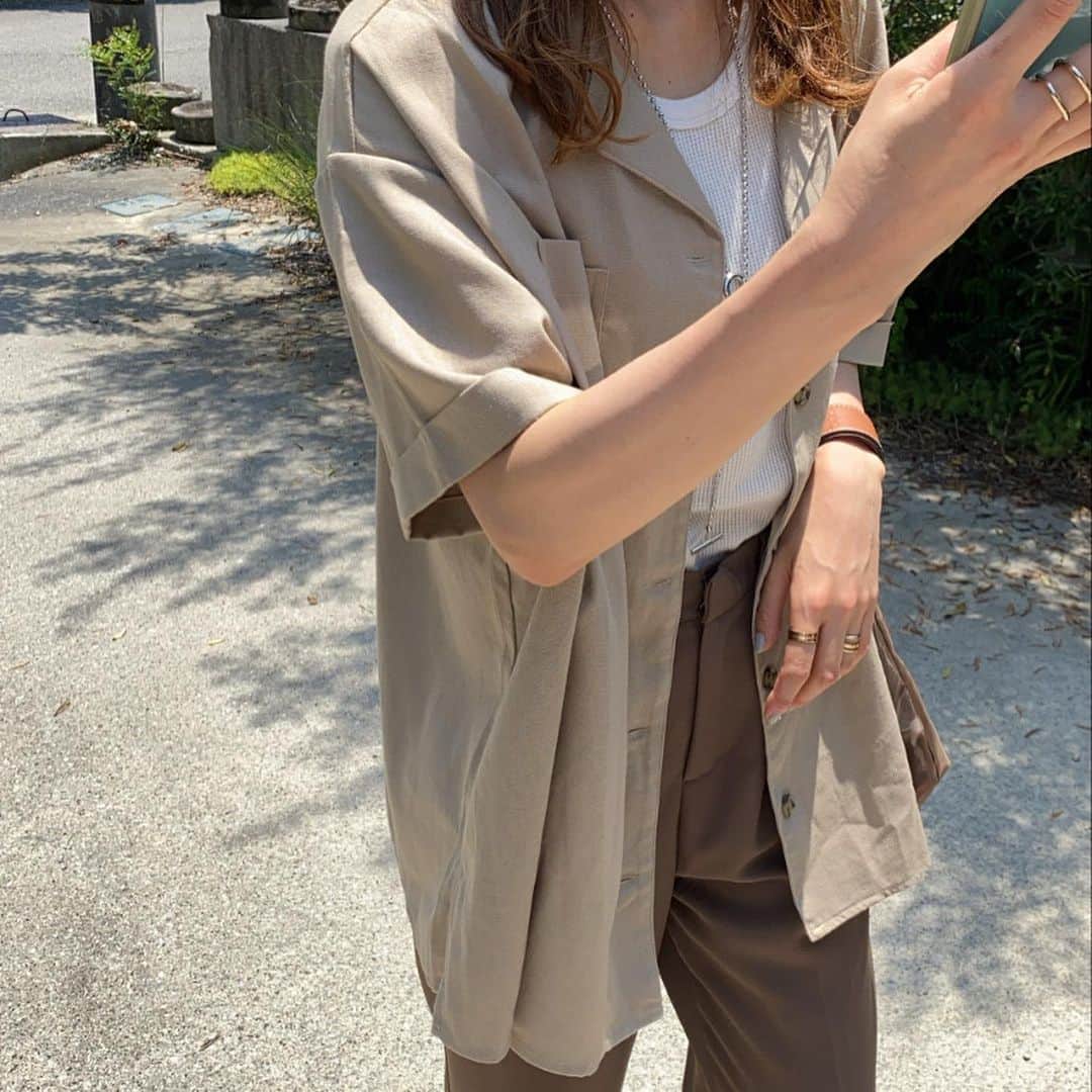 _rei_rei_27さんのインスタグラム写真 - (_rei_rei_27Instagram)「昨日は、ストーリーに沢山のメッセージやリアクション本当にありがとうございます♡ ⁡ 38歳も全力で頑張ります⋆⸜ ⚘ ⸝⋆ ⁡ 本日は コットンリネンシャツ＆パンツを使っての1週間コーデ♡ ̖́-  ⁡ どちらもかなり使えるし、合わせて着るとセットアップ風になるし可愛いよ～♡♡ どちらも @classicalelf_official    #クラシカルエルフ #エルフコーデ#プチプラ #セットアップ風#リネン#リネンシャツ#リネンパンツ#ロカリ#locari  #キャップ#1週間コーデ」8月2日 12時38分 - chouchou_rei_rei