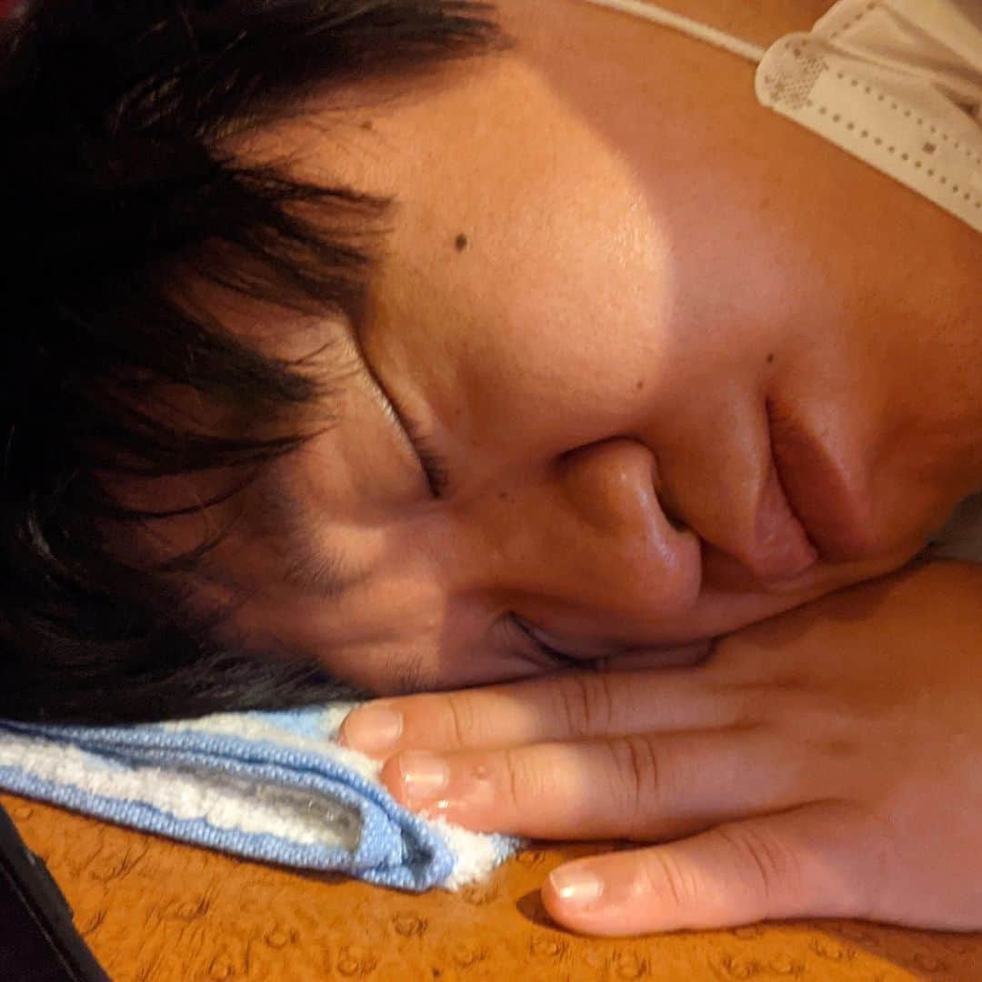 山名文和さんのインスタグラム写真 - (山名文和Instagram)「寝てるー！ ケツ寝てるー！！ 沢山寝てほしい 寝れるとき寝てほしい  #ケツ #ケツ？ #ケツやで」8月2日 13時10分 - fumikazu_yamana