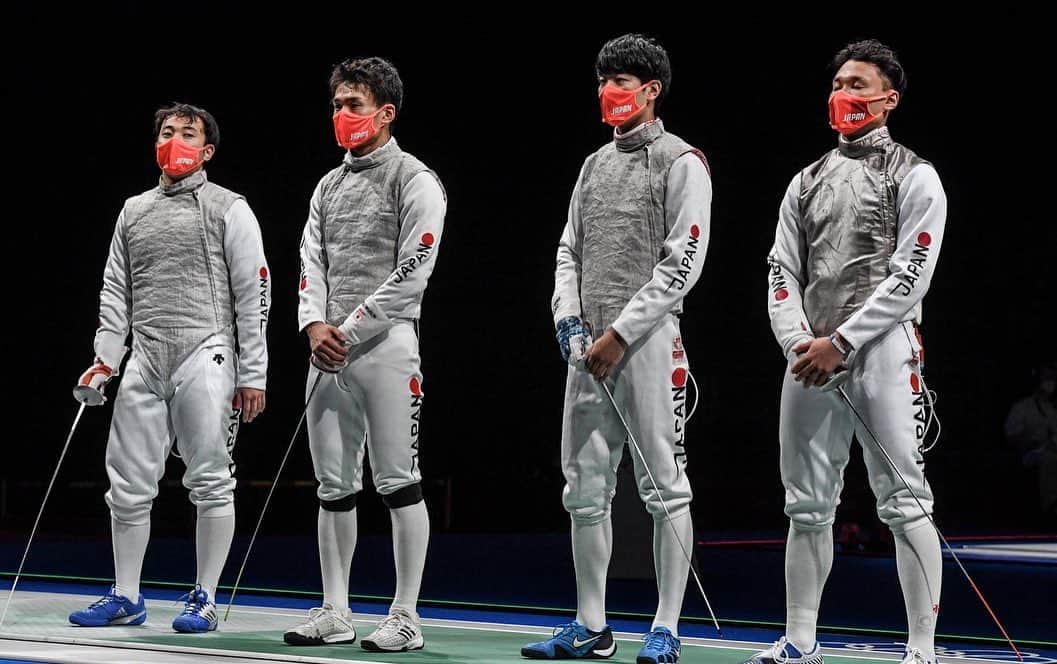 敷根崇裕さんのインスタグラム写真 - (敷根崇裕Instagram)「東京オリンピック終了！  個人、団体ともに4位  ただただ悔しい。  僕たちの戦っている姿を観て感動してくださったのはとても嬉しい！しかし求めているのは金メダル！ まだまだ夢は終わらないのでこれからも応援よろしくお願いします！  たくさんのメッセージありがとうございました！サポートしてくださった全ての方に感謝しています！ありがとうございました！  #オリンピック #東京オリンピック #2020 #フェンシング #男子フルーレ」8月2日 13時23分 - shikine_fencing