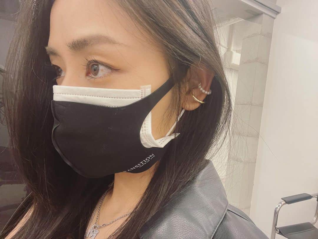 片山萌美のインスタグラム：「髪いい感じ🦱✨  #fons' #moemikatayama   マスクのほこりは スルーでよろしくです😂笑」