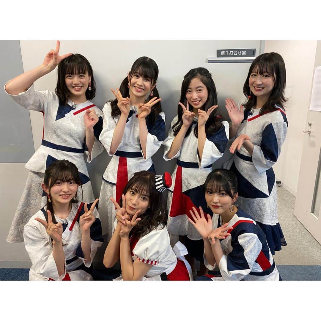 ばってん少女隊のインスタグラム：「本日8/2(月)〜8/6(金)の tvk「関内デビル」に ウィークリーゲストとして 出演させていただきます😈✨  #星名美怜 先輩 #ばってん少女隊 #ばっしょー」
