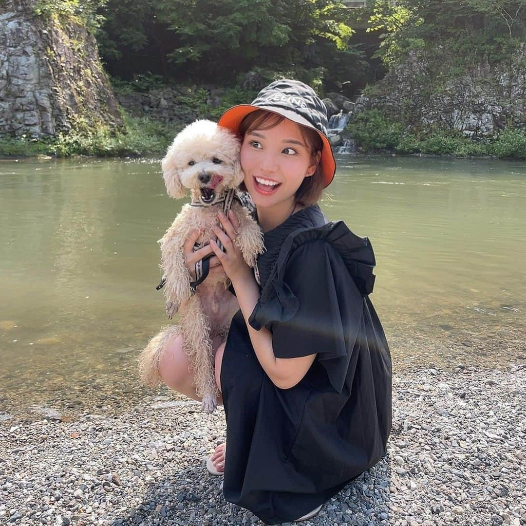 久松かおりさんのインスタグラム写真 - (久松かおりInstagram)「. なつのはじまり☀️🌻🎣 今年初の川遊びしてきた🐶☆ . 豪雨で川が濁ってしまってたのが心残り💭 今年は川遊びたくさんしたいな✌️ . . #川遊び #キャンプ #滋賀 #なつのおもいで #犬連れ旅行 #関西 #なつあそび #夏イベント #followｍe」8月2日 17時37分 - hisamatsu_kaori