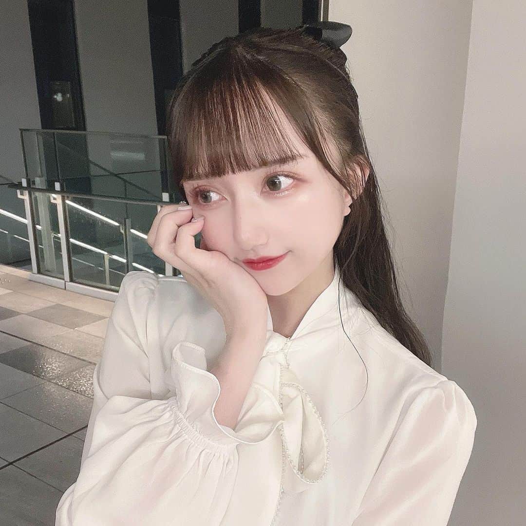 藤城なみのインスタグラム：「ハーフアップハマってます૮ . ̫ . ა . . . . . #量産型女子 #自撮り界隈 #ポニーテール #evelyn #tittyandco ＃ハーフアップ」
