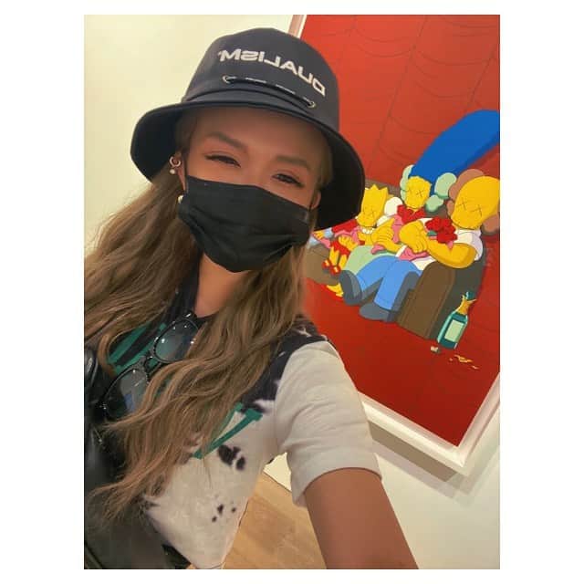 フェフ姉さんさんのインスタグラム写真 - (フェフ姉さんInstagram)「KAWS展行ってきたんゴ！！ 🔵📒🟦🧿🤖🌏🟨 . . イラストは、わたくしとおおたんゴ - #kaws #kawstokyofirst  #KAWS展 #森アーツセンターギャラリー」8月2日 18時00分 - aotan5444