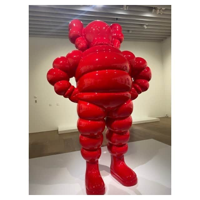 フェフ姉さんさんのインスタグラム写真 - (フェフ姉さんInstagram)「KAWS展行ってきたんゴ！！ 🔵📒🟦🧿🤖🌏🟨 . . イラストは、わたくしとおおたんゴ - #kaws #kawstokyofirst  #KAWS展 #森アーツセンターギャラリー」8月2日 18時00分 - aotan5444