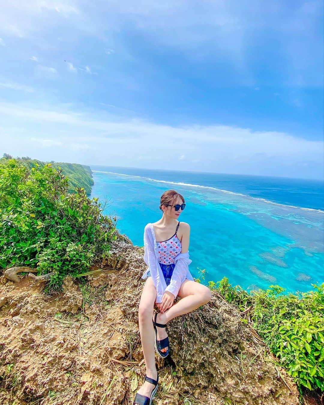 JUNKO（飯田順子）さんのインスタグラム写真 - (JUNKO（飯田順子）Instagram)「絶景😋🌈🧡 ・ ・ #三角点 #伊良部島 #irabujima」8月2日 20時29分 - jun__ko_