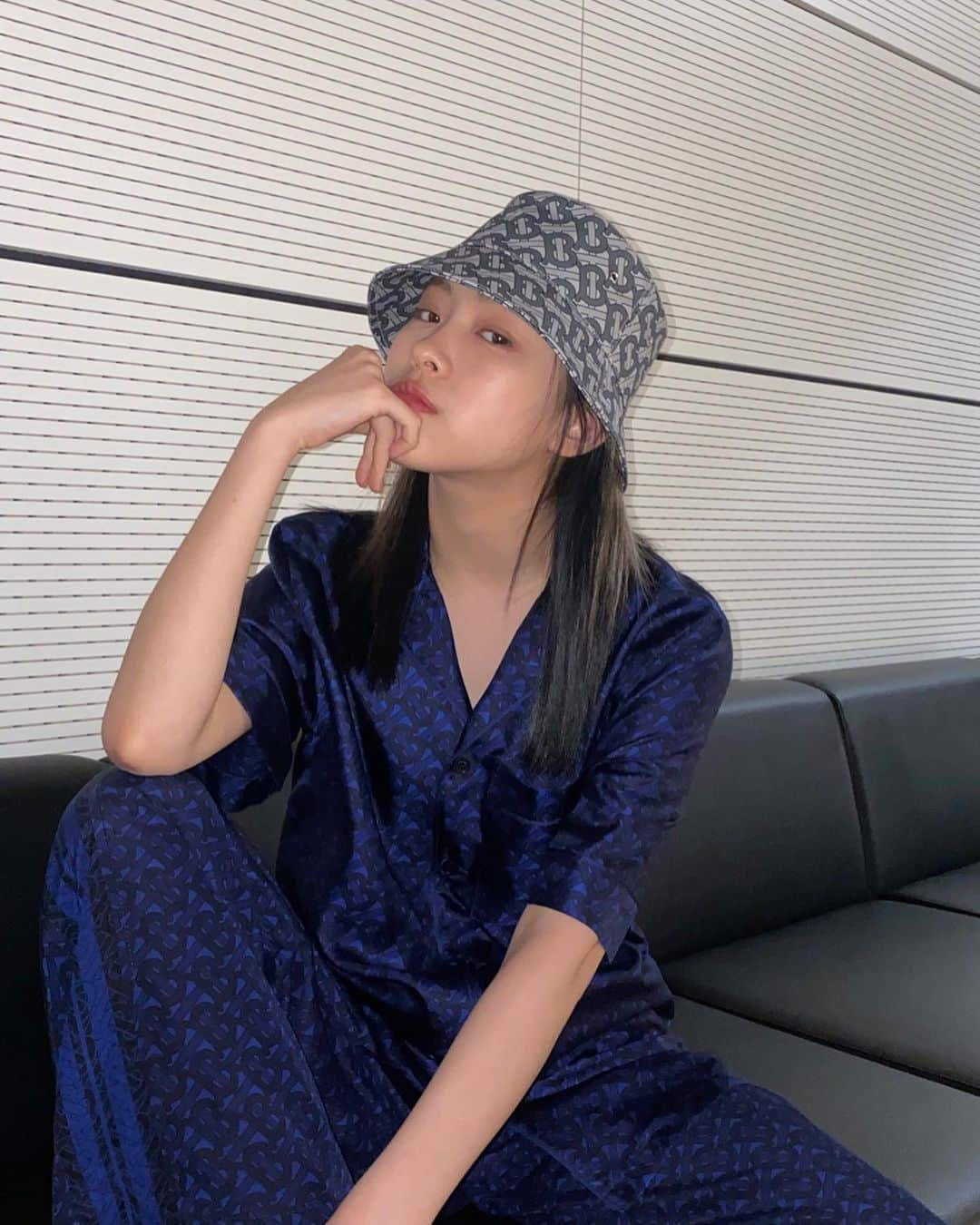 ITZYさんのインスタグラム写真 - (ITZYInstagram)「Burberry TB Monogram Collection  #Ad #Burberry #TBMonogram @burberry @riccardotisci17」8月2日 20時45分 - itzy.all.in.us