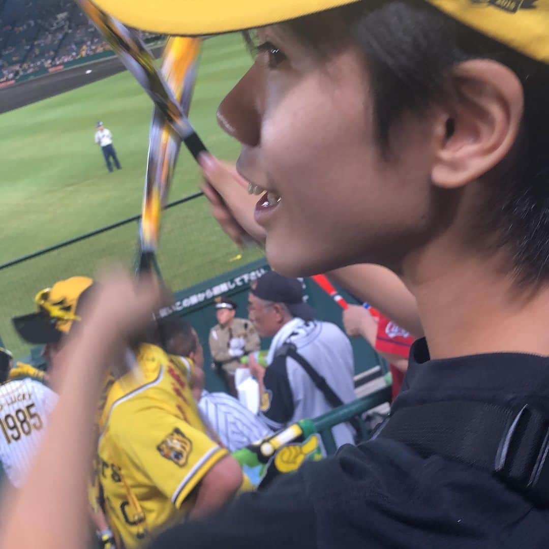 のインスタグラム：「8/6〜8/15日まで虎バン芸人　虎マニア芸人No.1決定戦！！！のSHOWROOMイベントに参加します！！！！ 皆様のご協力が必要です🙇‍♂️ 是非SHOWROOM見にきてください！ 僕の大好きな阪神タイガースのイベントです！！！！🐯  #SHOWROOM #阪神タイガース #タイガース」