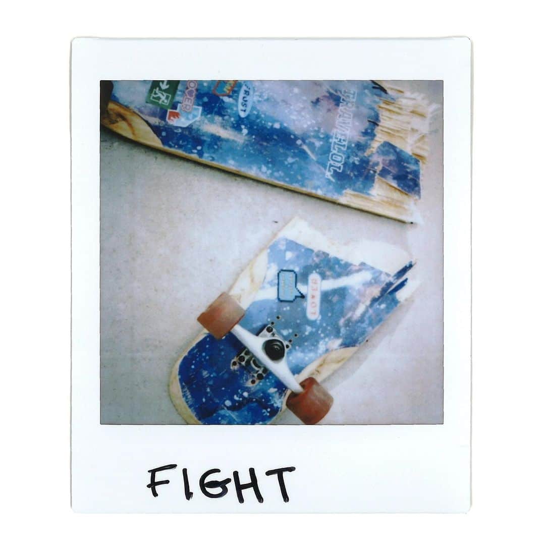 Tomorrow X Togetherさんのインスタグラム写真 - (Tomorrow X TogetherInstagram)「The Chaos Chapter: FIGHT OR ESCAPE - 'FIGHT' 　 #투모로우바이투게더 #TOMORROW_X_TOGETHER #TXT #TheChaosChapter #FIGHT_OR_ESCAPE」8月3日 19時00分 - txt_bighit