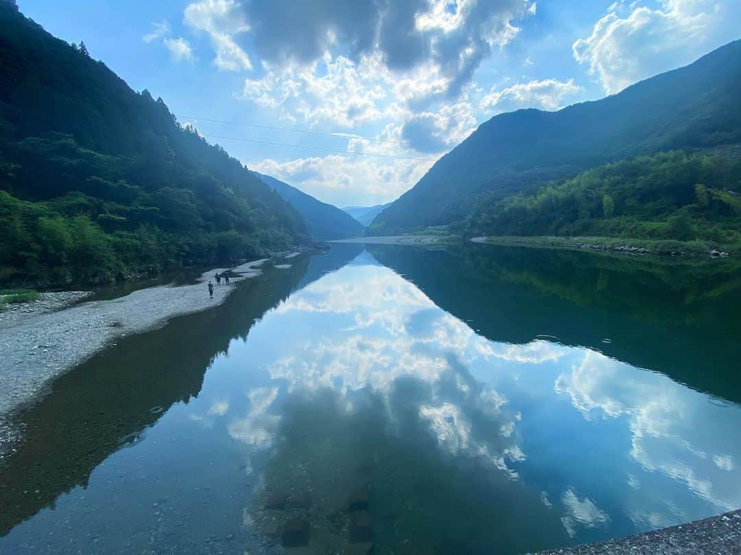 高橋メアリージュンさんのインスタグラム写真 - (高橋メアリージュンInstagram)「Niyodo river./Kouchi🇯🇵  #仁淀川 #高知県」8月3日 11時28分 - maryjuntakahashi