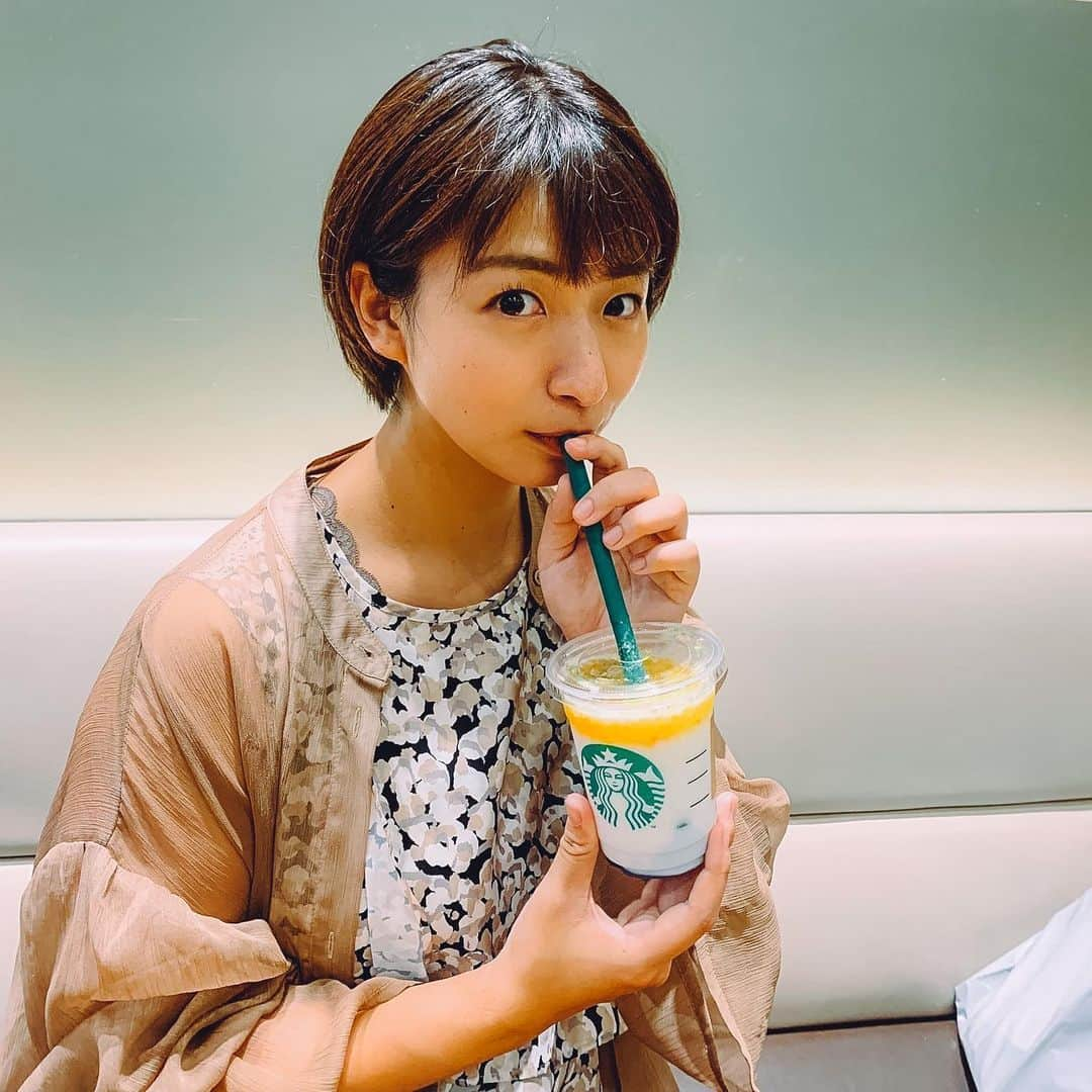 稲富菜穂さんのインスタグラム写真 - (稲富菜穂Instagram)「こないだ初めてご当地フラペチーノを飲んだ☕️！  大阪ではなく何故か滋賀🏖 写真見て一番味が怖そうだった滋賀🐟  普通に美味しかった🙇‍♂️ 大阪も神戸も飲みたいけどもう終わるかな🥤？  #スタバ #Starbucks #スターバックス #フラペチーノ #ご当地フラペチーノ #滋賀フラペチーノ #美味しかった #クリーム抜き #映えません」8月3日 13時47分 - inatomi74