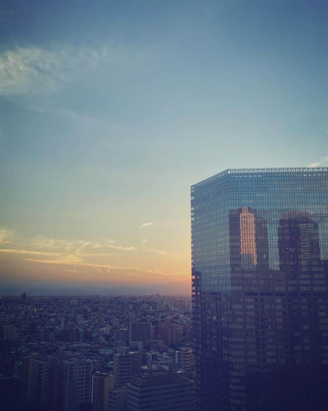 徳永有美さんのインスタグラム写真 - (徳永有美Instagram)「ビルに映り込むビルが綺麗。 40代の星、寺内健さんがんばって。 #板飛び込み #決勝」8月3日 15時43分 - yumi_tokunaga.official