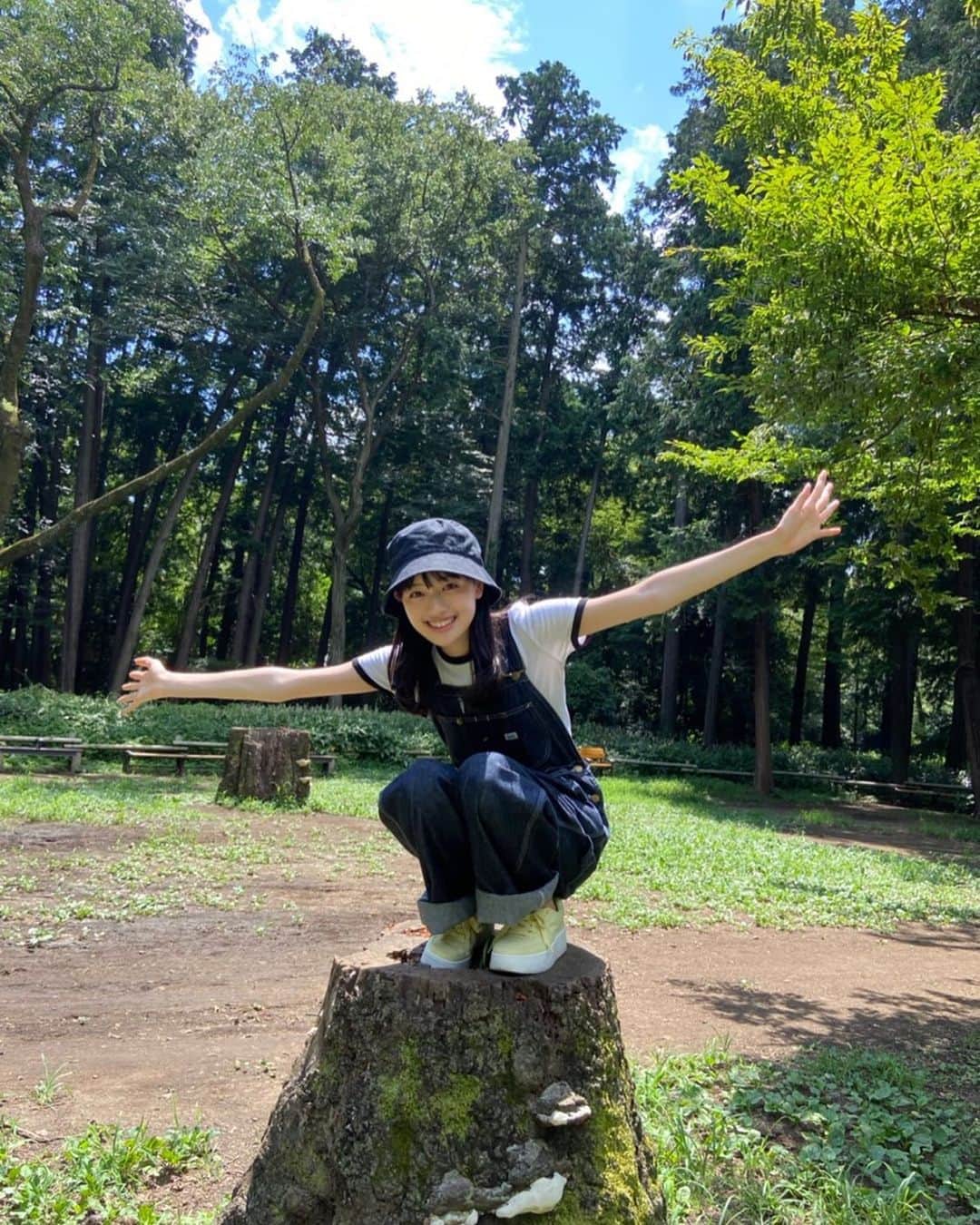上坂樹里のインスタグラム：「良い天気だ〜〜☀️  #とか言いつつ課題に追われてます #ミスセブンティーン2021 #上坂樹里」