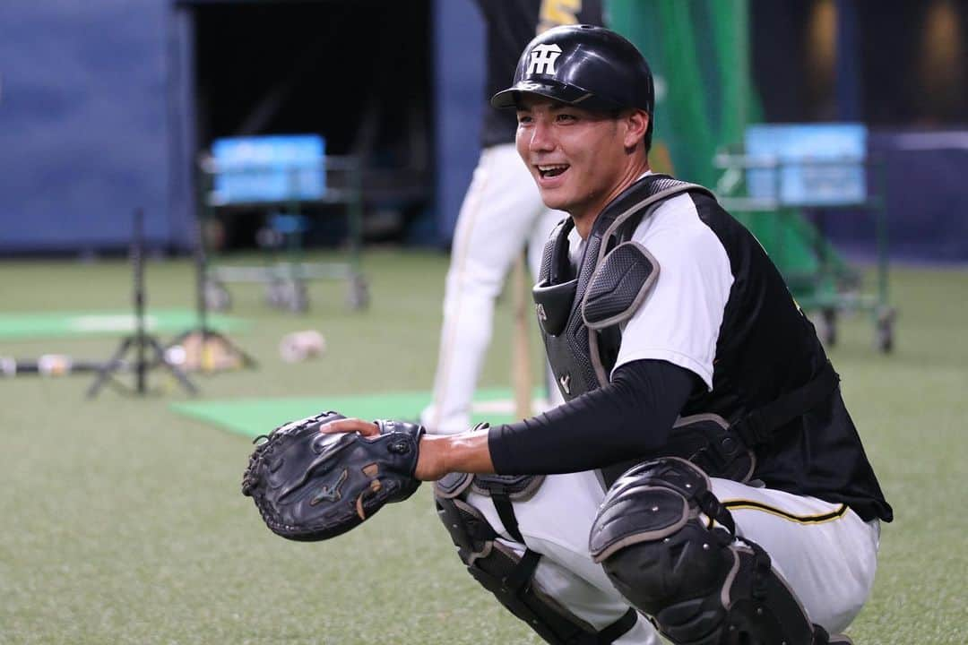 阪神タイガースさんのインスタグラム写真 - (阪神タイガースInstagram)「今日からは京セラドーム大阪でオリックスとの3連戦！ 試合前練習の様子です！  #榮枝裕貴 選手 #西勇輝 選手 #小林慶祐 選手 #ジェリーサンズ 選手 #木浪聖也 選手 #エキシビションマッチ #阪神タイガース #挑超頂」8月3日 17時08分 - hanshintigers_official