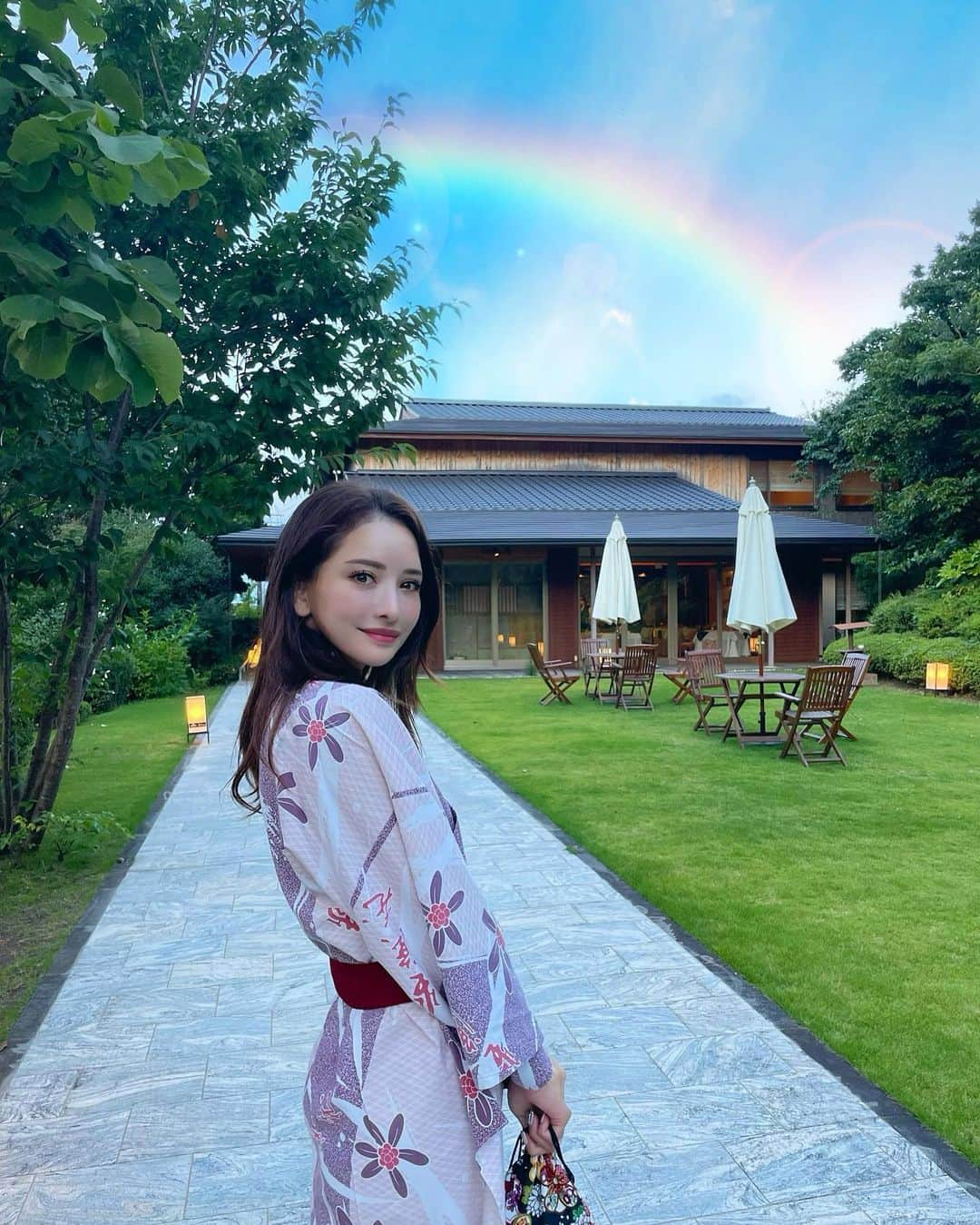 伊東亜梨沙さんのインスタグラム写真 - (伊東亜梨沙Instagram)「ABBA RESORTS IZU👘🏮❤️ . 素敵な宿だった🥺 思う存分ゆっくりできました♡ 夕食はフレンチを選んだんだけど 美味しかった🥰 ご飯が美味しい宿は貴重💓 . てか一個前の投稿と全く角度一緒の写真だった🤣笑 . #abbaresorts #abbaresortsizu #温泉旅行 #温泉女子 #温泉 #温泉旅館 #trip #travel #タビジョ #国内旅行」8月3日 17時58分 - arisa__917m