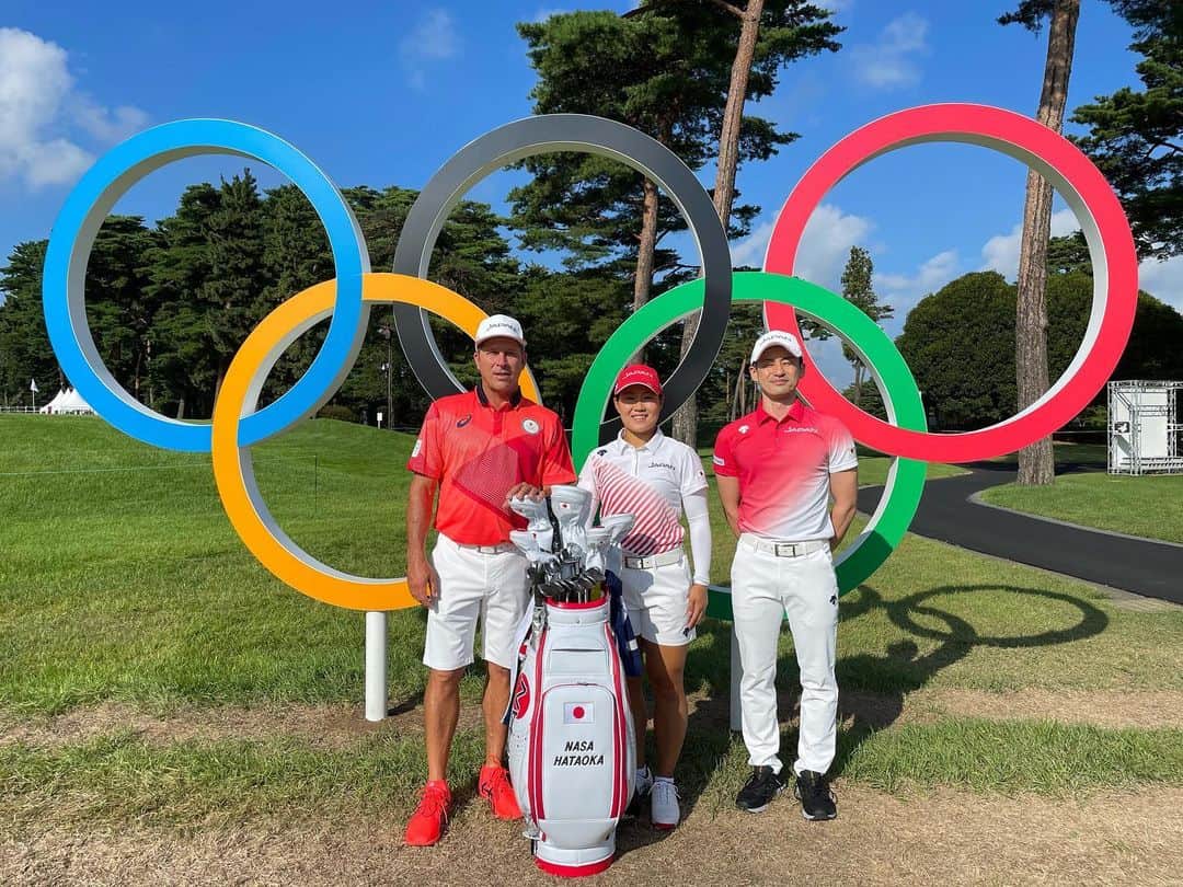 畑岡奈紗のインスタグラム：「いよいよ、明日から東京オリンピック女子ゴルフ競技が始まります！ 4日間全力で頑張ります💙🖤❤️💛💚」