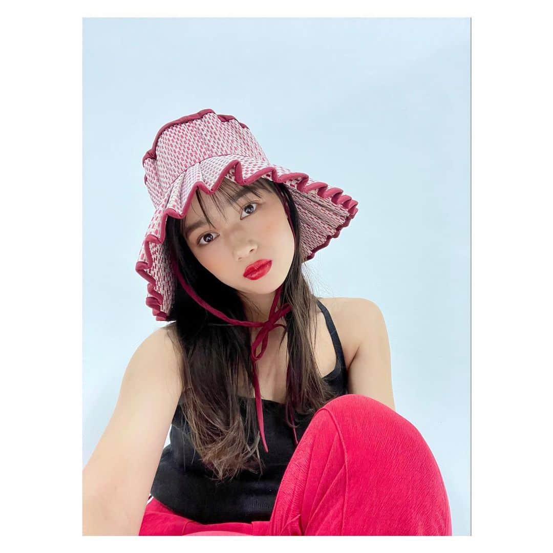 新井舞良さんのインスタグラム写真 - (新井舞良Instagram)「ひさびさに赤リップしました、やっぱりテンションあがります😸  It's been a while since I wore red lipstick. Somehow it's exciting.」8月3日 20時36分 - myra_arai