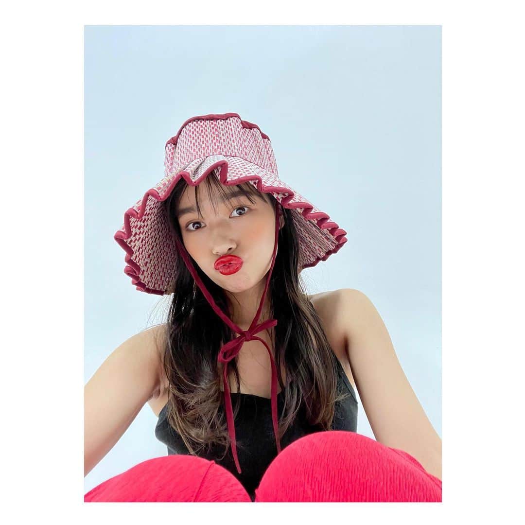 新井舞良さんのインスタグラム写真 - (新井舞良Instagram)「ひさびさに赤リップしました、やっぱりテンションあがります😸  It's been a while since I wore red lipstick. Somehow it's exciting.」8月3日 20時36分 - myra_arai