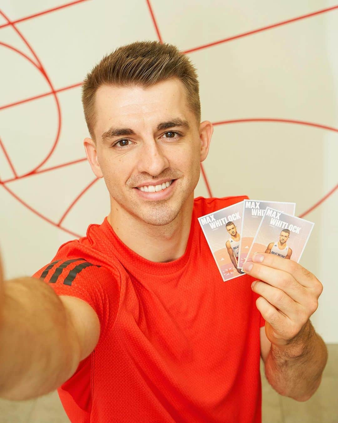 マックス・ウィットロックさんのインスタグラム写真 - (マックス・ウィットロックInstagram)「Great to spend time with @adidas this morning before heading to the airport! Surreal to see myself on a trading card as well. Thank you @adidas @adidaslondon - I can’t wait to get home now 😊👍」8月3日 20時40分 - maxwhitlock