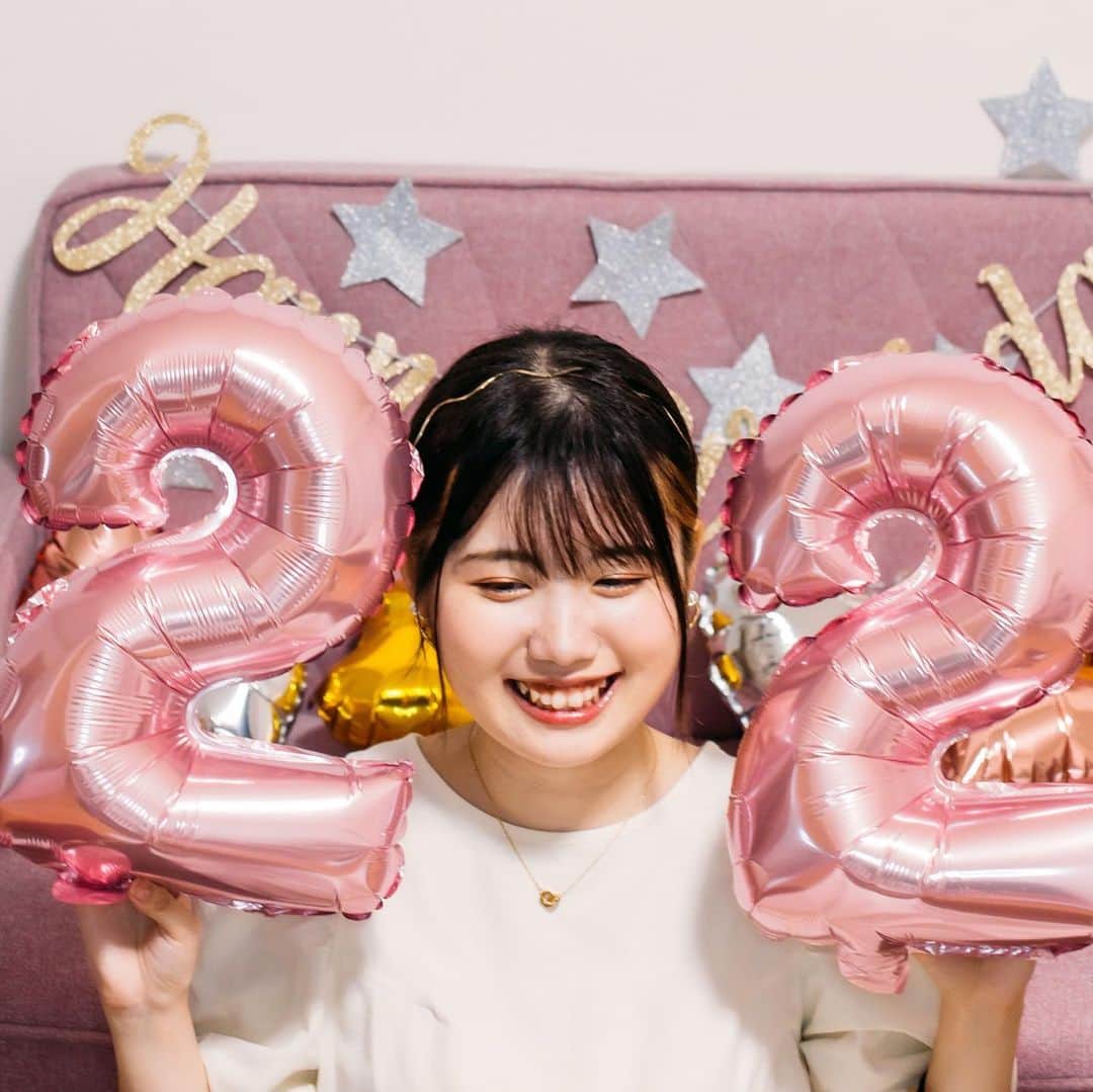 のえりんのインスタグラム：「22歳になりました！ ⁡ 毎度毎度言ってますが、いつも応援本当にありがとうございます😶‍🌫️ ⁡ これからもよろしくお願いします〜！ ⁡ #birthday」