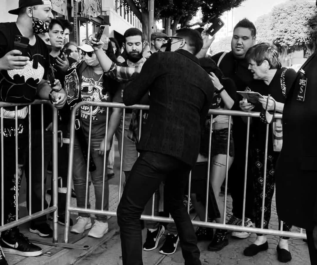 ルイス・タンさんのインスタグラム写真 - (ルイス・タンInstagram)「Great time at the @thesuicidesquad premiere with the Warner Bros. family, check out the movie it’s hilarious. Thanks to the fans who waited around.  Outfit: @johnvarvatos  Photo: @sthanlee  #lewistan #suicidesquad #mortalkombat」8月3日 22時33分 - lewistanofficial