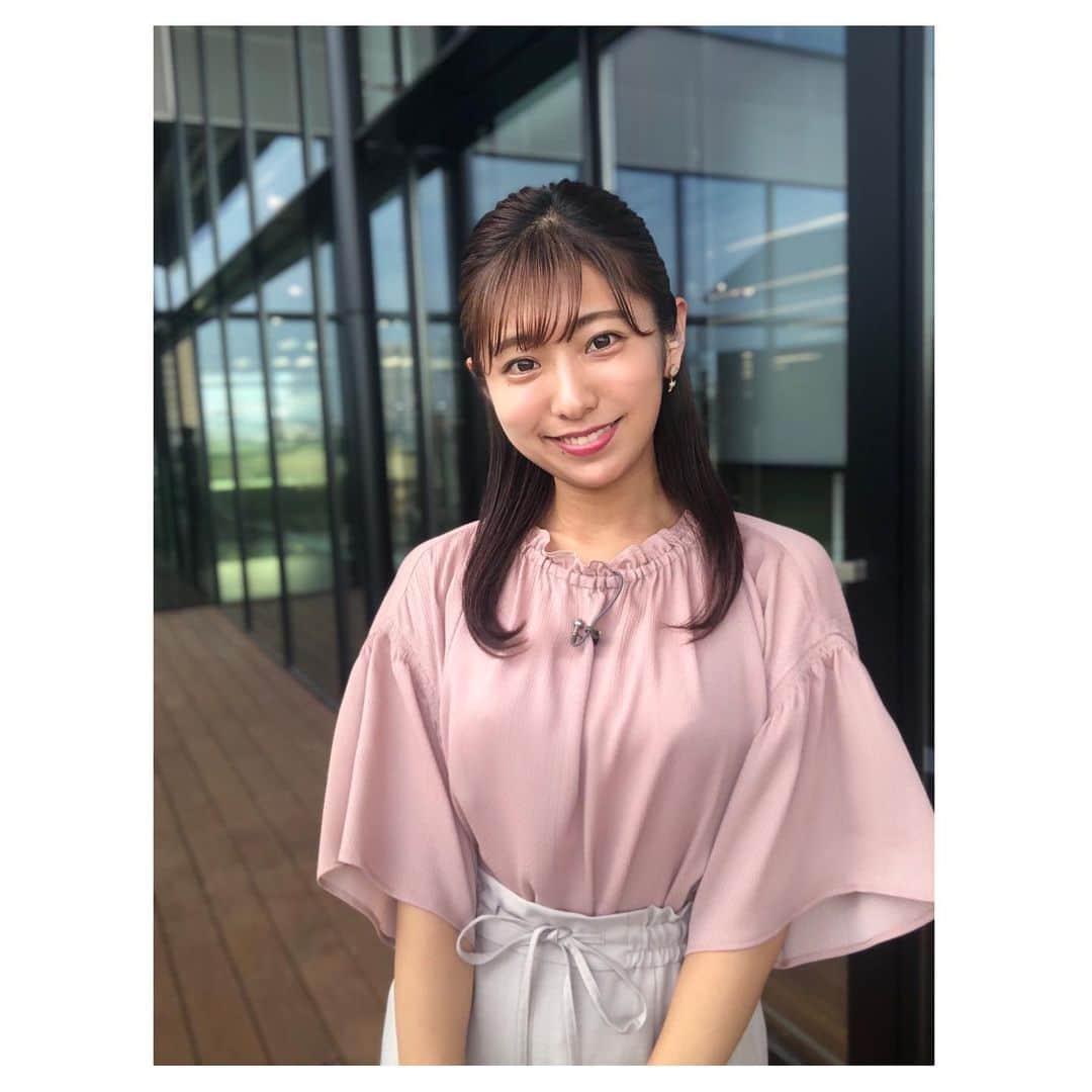 のインスタグラム：「👗 . 《Tue》 tops&skirt: @anysis_official  . サッカー準決勝が 瞬きできないくらいの熱戦😳 . 悔しい結果だったけど本当にかっこよかった、、、 最後まで強い気持ちを感じました . スポーツはこれだからいい。 一喜一憂を、思いを共有できるって素晴らしいな。 . 6日メキシコに勝ってメダル みんなで取りましょう😭😭 応援で、選手を後押ししましょう🔥！ . #衣装 #コーデ #アナウンサー #全身コーデ #ootd #サッカー #日本代表 #東京オリンピック #2020 #五輪 #日本 #🇯🇵 #スペイン #🇪🇸 #soccer #心をひとつに #応援」