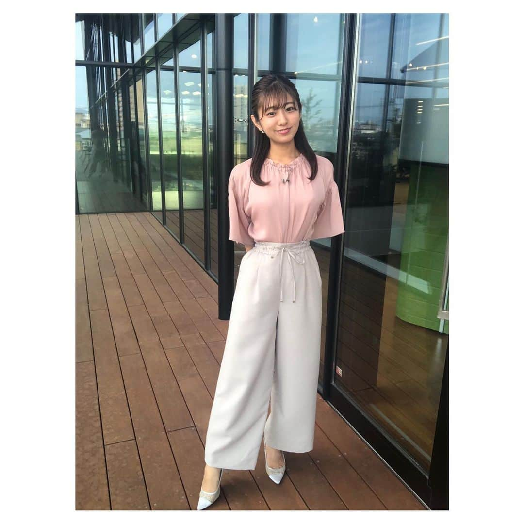 白戸ゆめのさんのインスタグラム写真 - (白戸ゆめのInstagram)「👗 . 《Tue》 tops&skirt: @anysis_official  . サッカー準決勝が 瞬きできないくらいの熱戦😳 . 悔しい結果だったけど本当にかっこよかった、、、 最後まで強い気持ちを感じました . スポーツはこれだからいい。 一喜一憂を、思いを共有できるって素晴らしいな。 . 6日メキシコに勝ってメダル みんなで取りましょう😭😭 応援で、選手を後押ししましょう🔥！ . #衣装 #コーデ #アナウンサー #全身コーデ #ootd #サッカー #日本代表 #東京オリンピック #2020 #五輪 #日本 #🇯🇵 #スペイン #🇪🇸 #soccer #心をひとつに #応援」8月3日 22時36分 - yumeno.s_