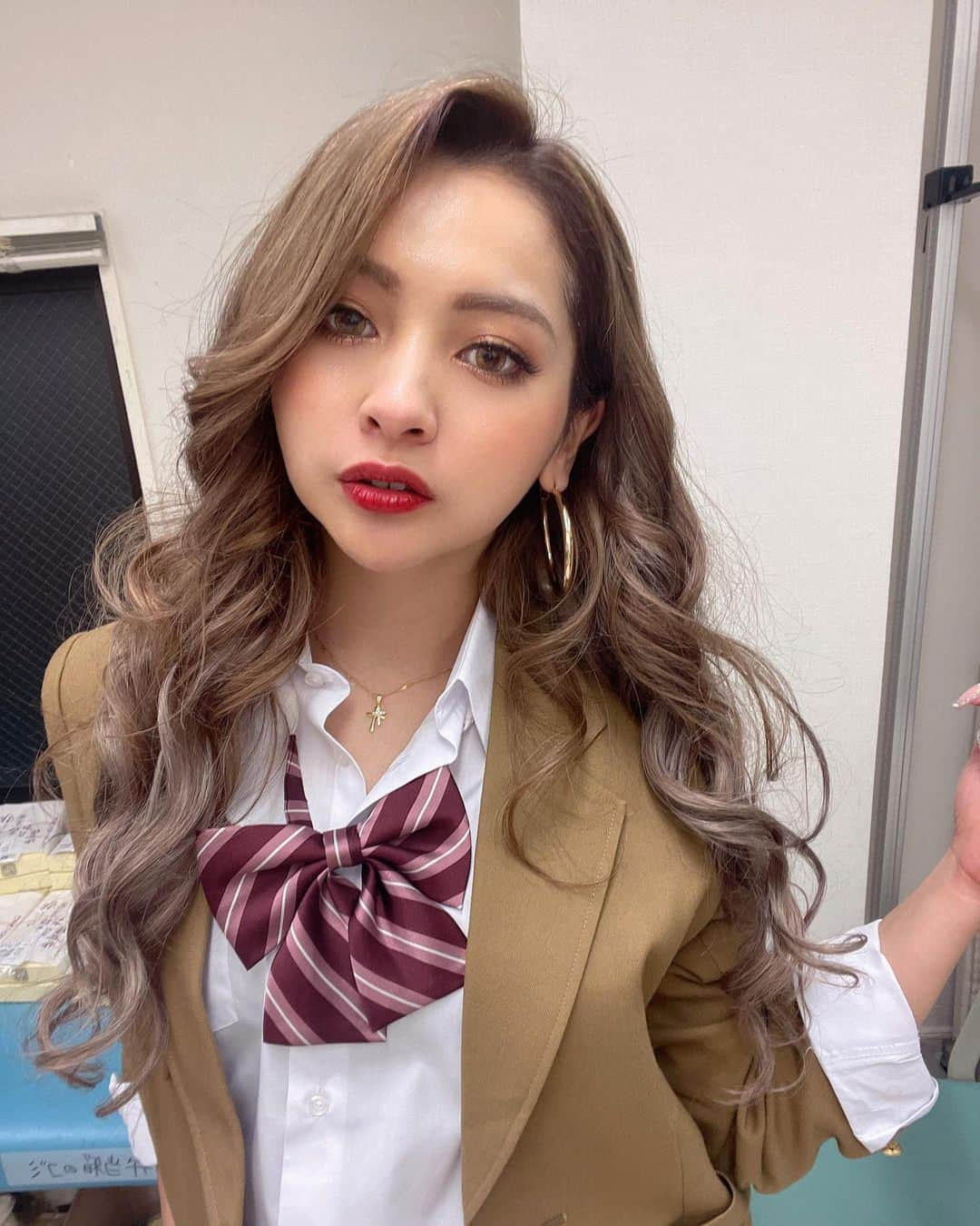 ゆきぽよさんのインスタグラム写真 - (ゆきぽよInstagram)「制服好評だったのでこっちにも🤘🏽  知らなくて委員会の収録でした 第3弾もお楽しみに💗」8月4日 0時01分 - poyo_ngy