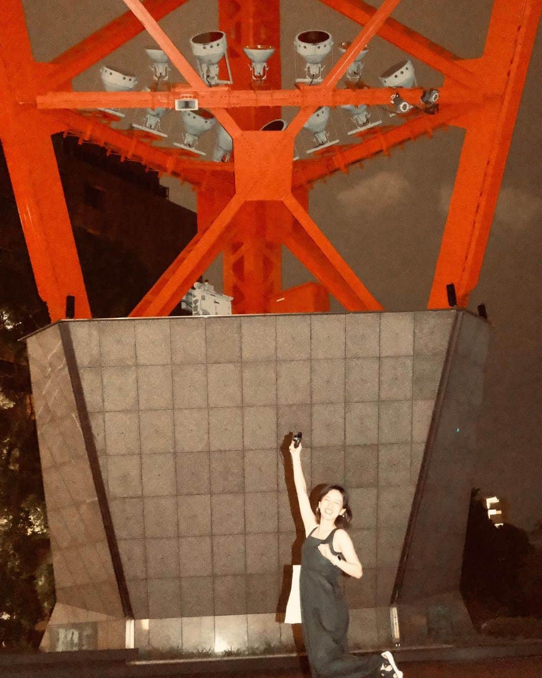 倉田茉美のインスタグラム：「夏たくさんありがとう🗼  #darlin」