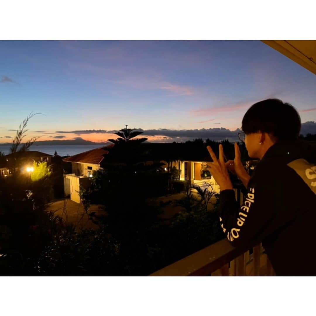 石川悠人のインスタグラム：「早起きしてホテルから小浜島の朝の景色見てました😌 #今日好き #今日好きになりました #向日葵編 #朝 #景色 #小浜島」