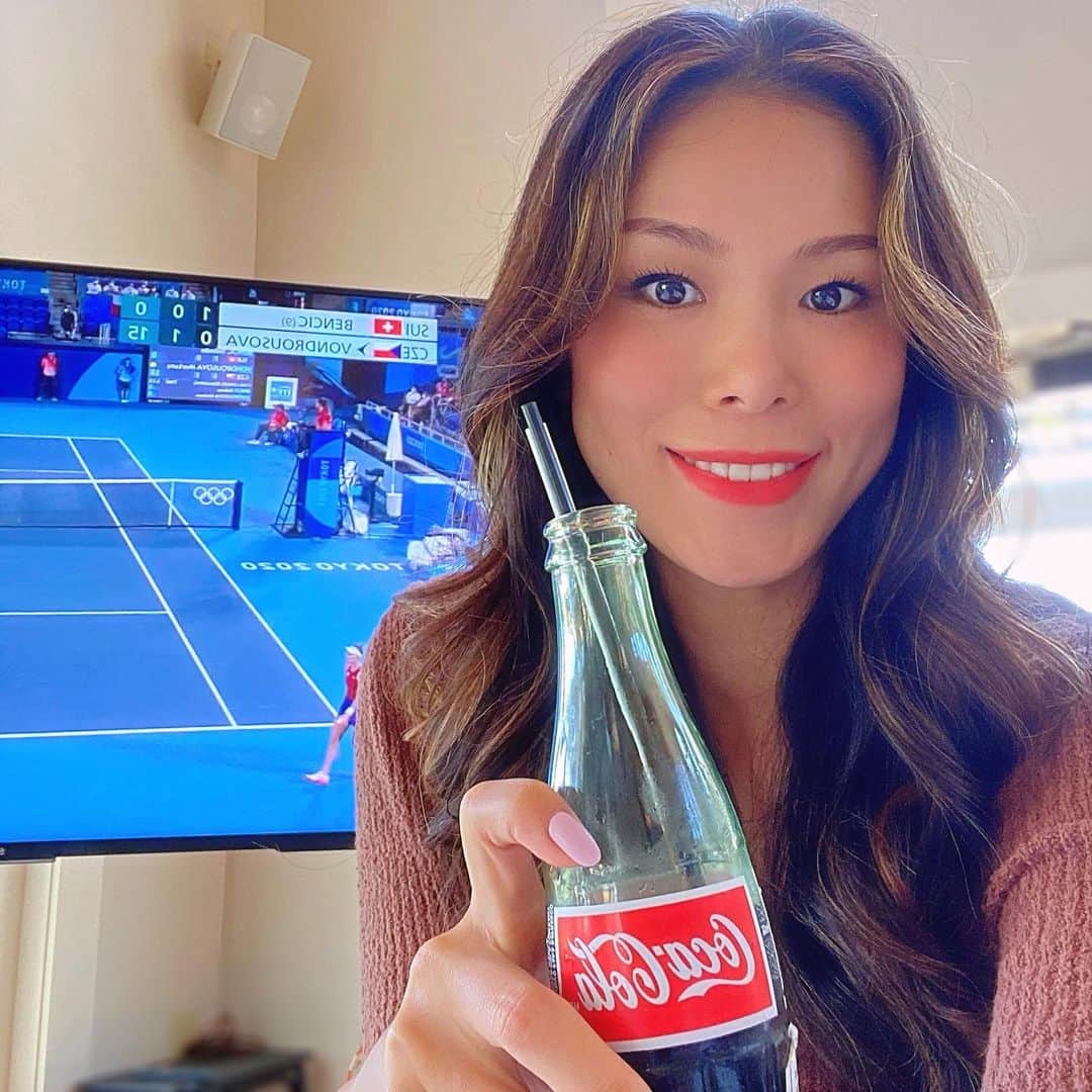 のインスタグラム：「#ad Tuning into the olympics lately and hearing some of these athletes stories from all over the globe, they are truly incredible. I’m finding The @Olympics are very special to me this year because they are being hosted in Tokyo. I am Japanese and I have a lot of pride in my home country and a lot of interest in how we showcase the Olympics in Japan. 🇯🇵 Anyone else watching the Olympics this year?! What country are you rooting for? Let me know in the comments #IBelongHere @thecocacolaco #tokyo2020」