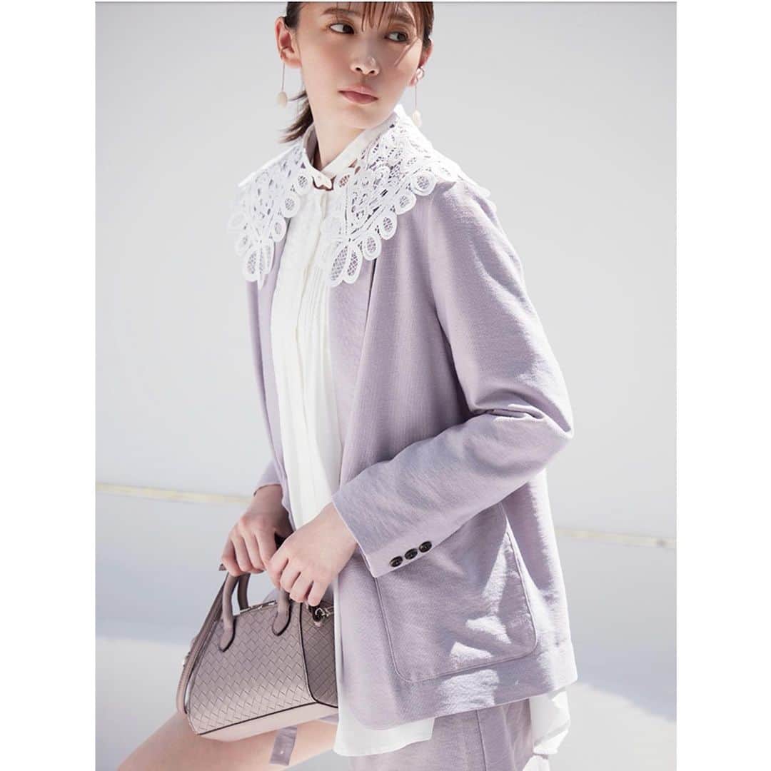 宮田聡子のインスタグラム：「@cocodeal_official 秋物公開されました( ⁼̴̀꒳⁼̴́ ) 新シーズンワクワクしますね。 可愛いアイテムいっぱい出ているので、是非チェックしてください！！  今日も暑いけど水分とってコロナに気をつけつつがんばりましょー！！！🥺」