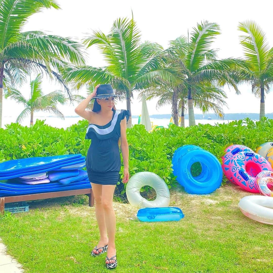 麻美さんのインスタグラム写真 - (麻美Instagram)「今年もビキニは👙断念 ． 来年こそは痩せよう‼️ ． #沖縄 #カヌチャ #summer  #resort #sea」8月4日 8時57分 - mami0s