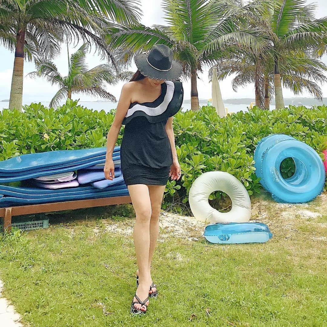 麻美さんのインスタグラム写真 - (麻美Instagram)「今年もビキニは👙断念 ． 来年こそは痩せよう‼️ ． #沖縄 #カヌチャ #summer  #resort #sea」8月4日 8時57分 - mami0s